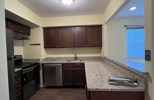 521 S Randolph Court #E Philadelphia PA apartments for rent