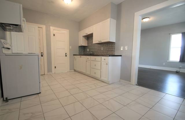 Charming 2 Bedroom 2 Bath House w/ Bonus Room in EXCITING Downtown Weatherford***Pet Friendly ~ 1 Car Covered Parking ~ Large Fenced Back Yard w/ Storage Shed! ((COMING SOON!))