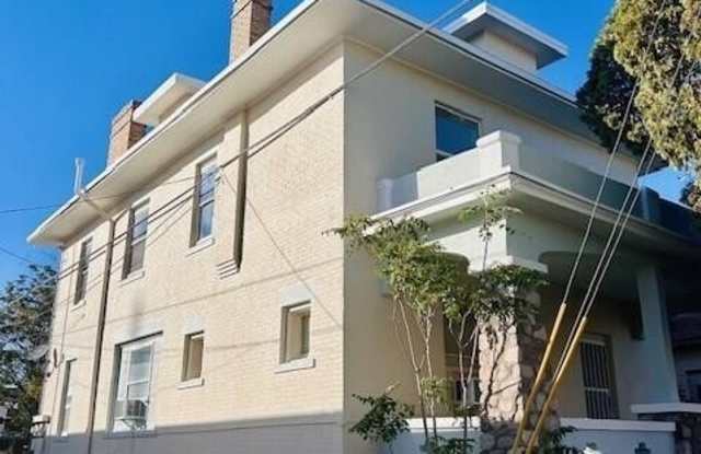 709 YANDELL Drive unit: B