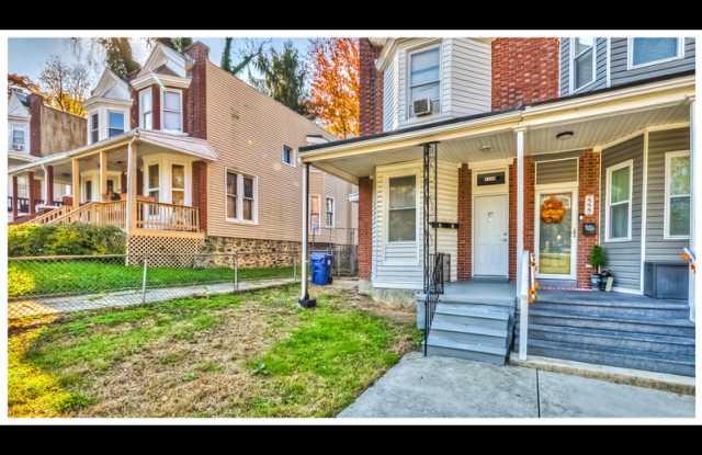 2220 Lyndhurst Avenue - 1