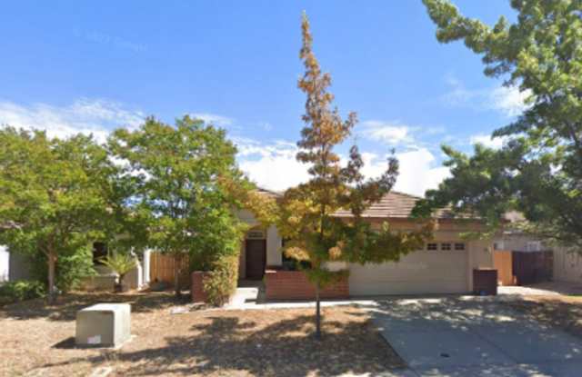 Great 4 Bedroom, 2 Bathroom, 1615 sqft. Rancho Cordova Home for Rent