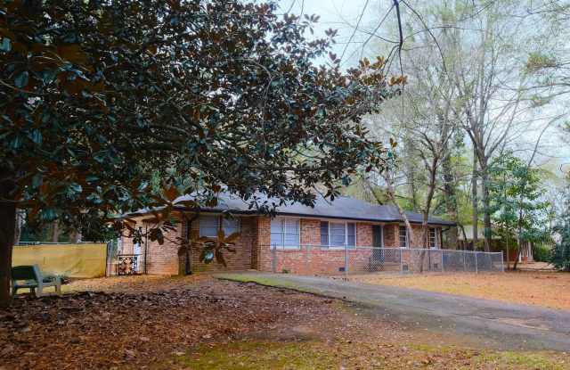 Charming Eastside Home Near UGA Vet School