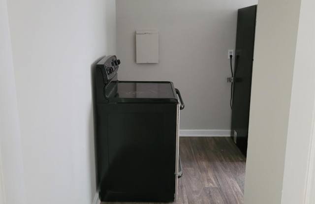 332 South Bull Street