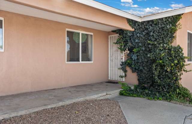 Fully Furnished Home!