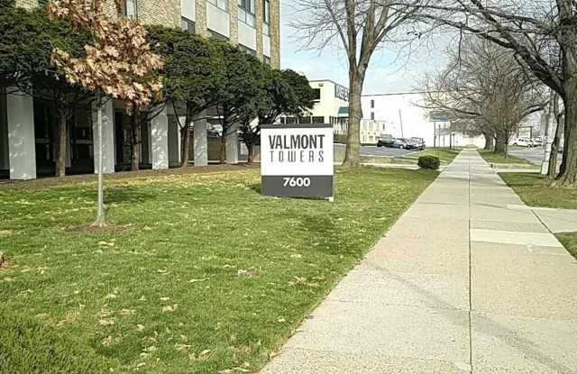 7600 E ROOSEVELT Boulevard unit: 909