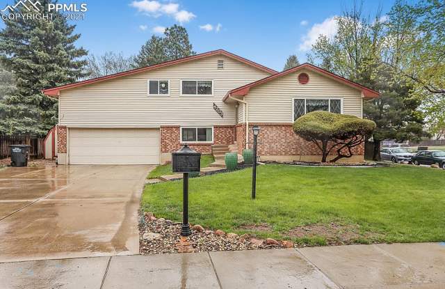 West side! 4 bedroom! Fenced yard, near park! - 4203 Friar Lane, Colorado Springs, CO 80907