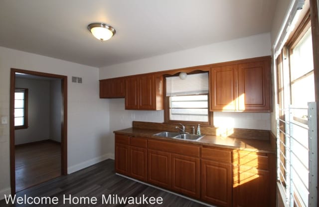 2417 W Roosevelt Dr - 2417 West Roosevelt Drive, Milwaukee, WI 53209