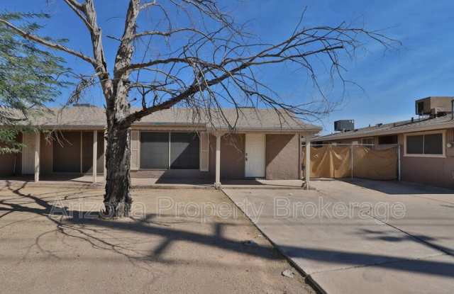 861 S Stapley Dr