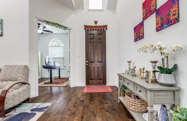 2109 Richmond Park Lane