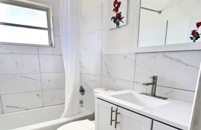 4213 Northeast 21st Avenue