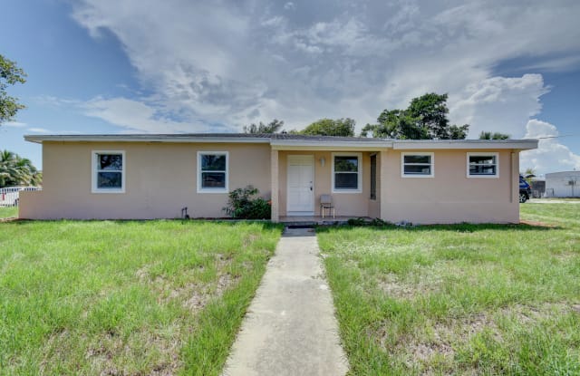 1601 12th Avenue S - 1601 12th Avenue South, Lake Worth, FL 33460