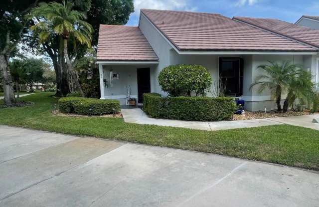 800 Kintyre Court - 800 Kintyre Court, Palm Beach Gardens, FL 33418