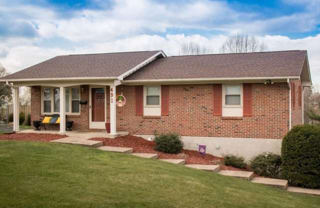 Charming 3BR House in Bristol