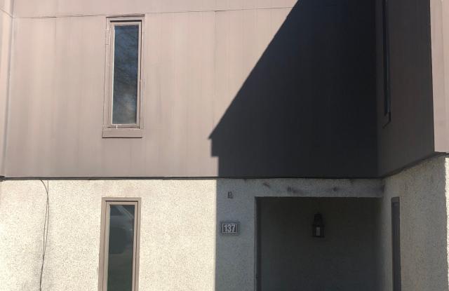 137 Valley Rd