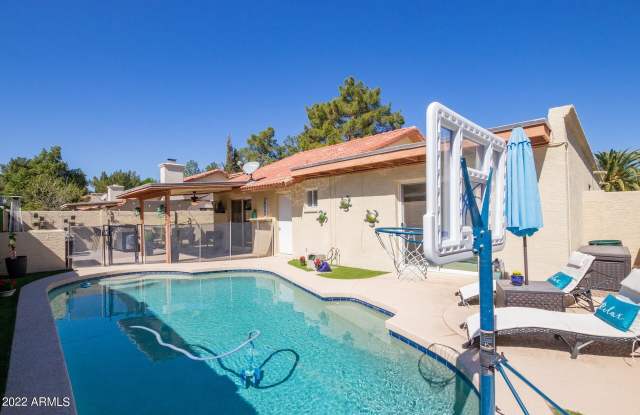 311 E PINON Way