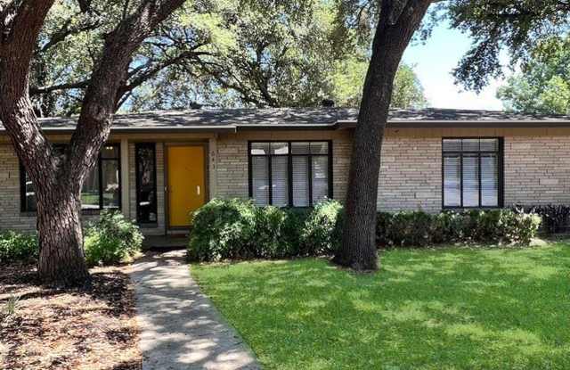 Photo of 643 Brightwood Pl