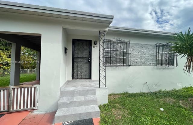 2921 NW 21st Ave - 2921 Northwest 21st Avenue, Miami, FL 33142