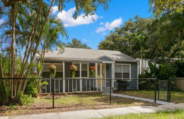 4049 Iris Street North