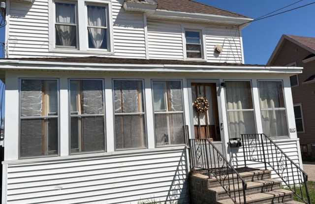 442 West 11th Avenue - Lower