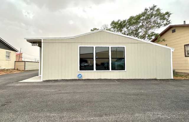 809 W University Blvd
