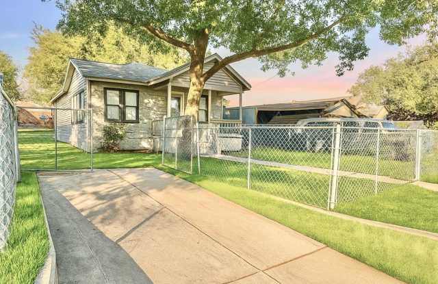 Photo of 1327 Bailey