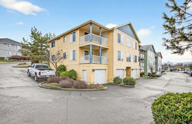 Clean 2 Bedroom. 2 bath apartment