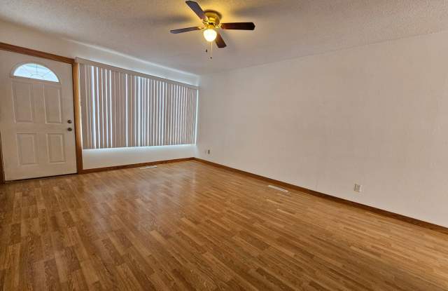 NW 3 Bedroom 1 bath, Large Fenced Yard, 1 Stall Garage