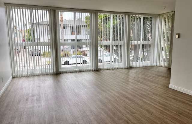 928 South Sherbourne Drive