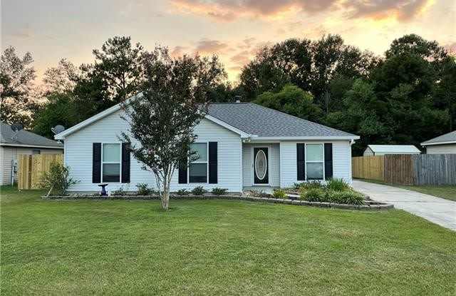 41151 SNOWBALL Circle - 41151 Snowball Circle, Tangipahoa County, LA 70454