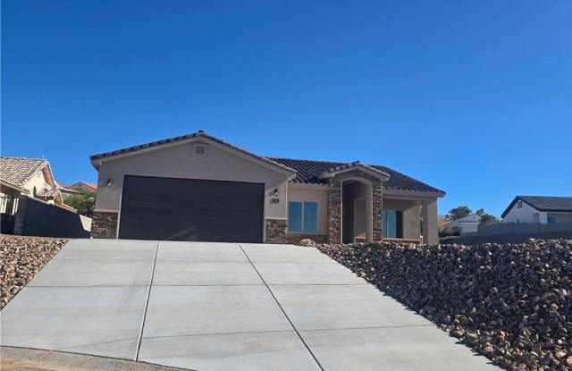 Photo of 2561 North Ridge Avenue