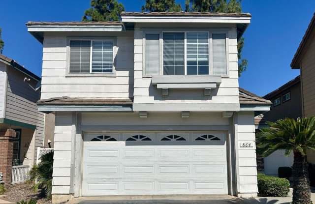 864 BRAMBLE LN CORONA 92878 (3 BED / 2.5 BATH)