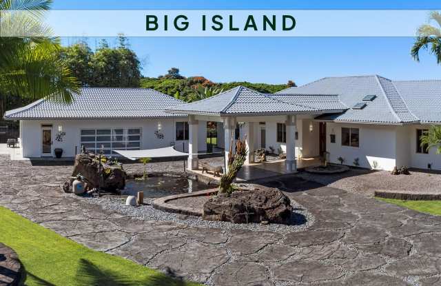 Private Executive Estate With Pool