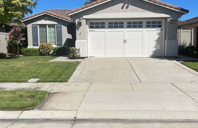 Charming 2-Bed, 2-Bath Home in Del Webb at Woodbridge – 55+ Active Community!