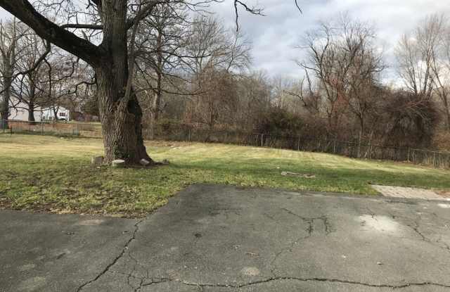 176 Plymouth St unit: 2