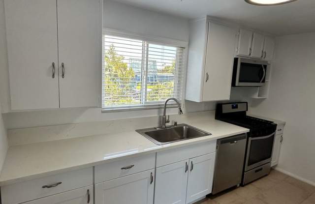 1951 Frank St. / 2519 Virginia Ave