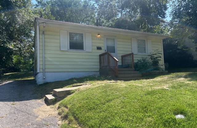 Photo of Charming 2 Bedroom 1 Bath House Rent Ready ! $1215 ! Great Location