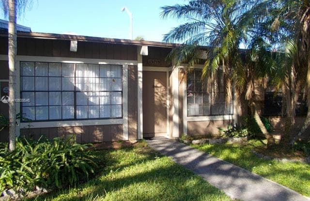 13655 SW 101st Ln - 13655 Southwest 101st Lane, The Crossings, FL 33186