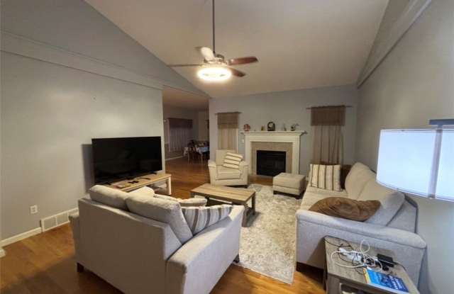 5055 Constitution Lane