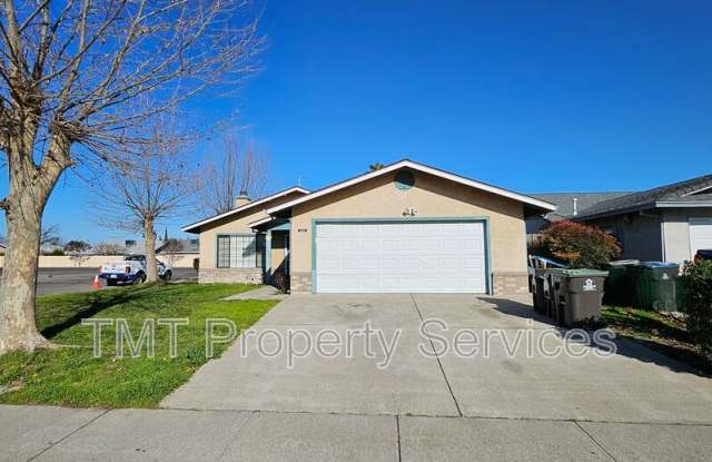 1402 Laguna Cir
