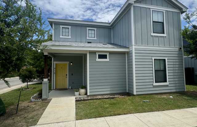 Photo of 418 Lockhart Street - 1