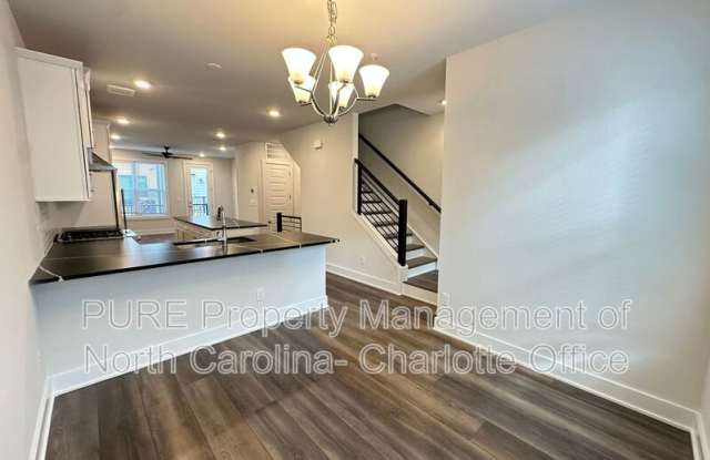 2124 Terwilliger Ter
