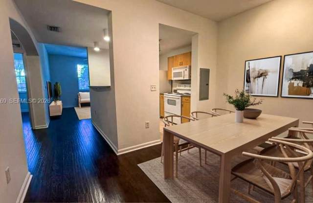 533 NE 3rd Ave