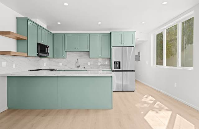 862 1/2 South Curson Avenue862 1/2