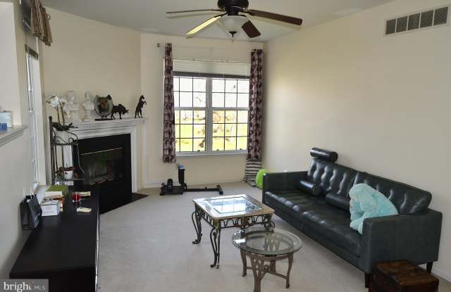 318 COUNTRY CLUB DRIVE