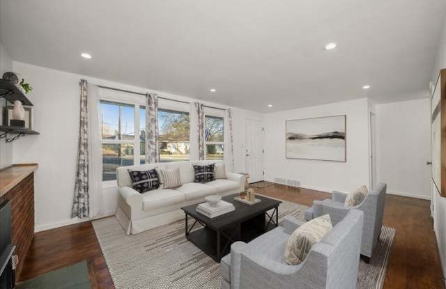 5629 North Moore Street