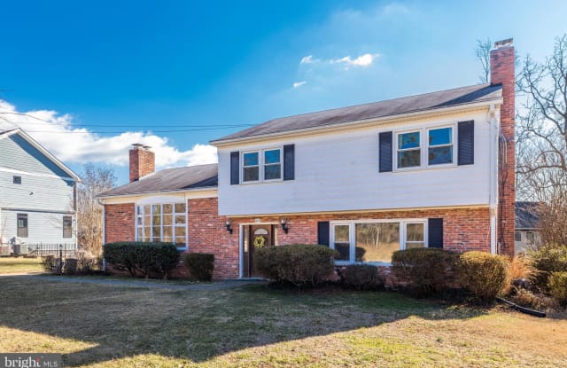 1013 WESTBRIAR DRIVE NE - 1013 Westbriar Drive Northeast, Vienna, VA 22180