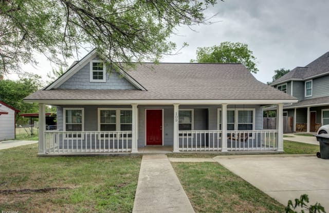 109 Moss St - 109 Moss Street, College Station, TX 77840