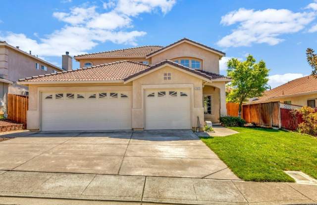 Photo of Great 2 story home with lots of space