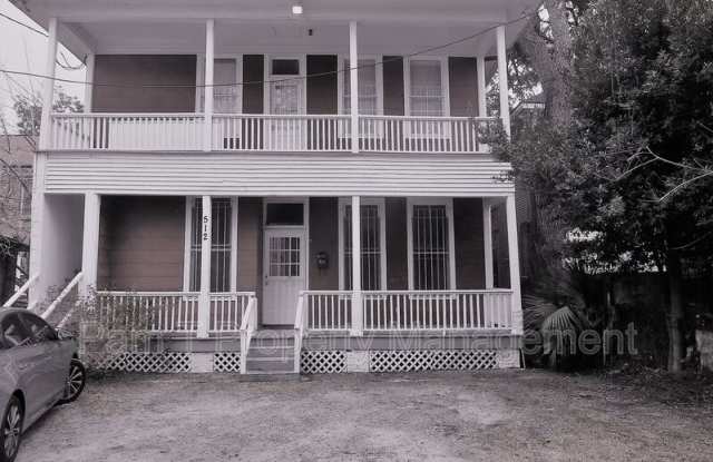 512 E Waldburg Lane