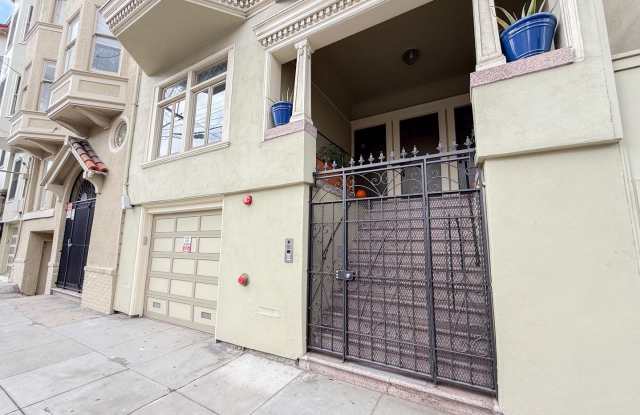 Photo of 3 bed 1 bath Townhome in heart of Mission District